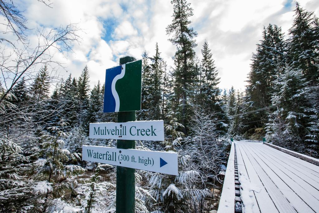 Mulvehill Creek Wilderness Inn And Wedding Chapel Revelstoke Exterior photo