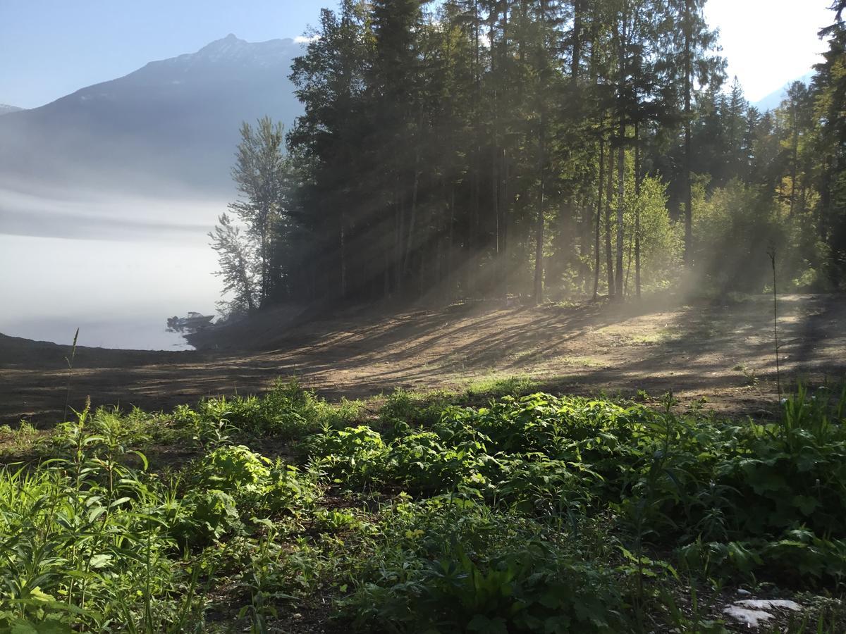 Mulvehill Creek Wilderness Inn And Wedding Chapel Revelstoke Exterior photo